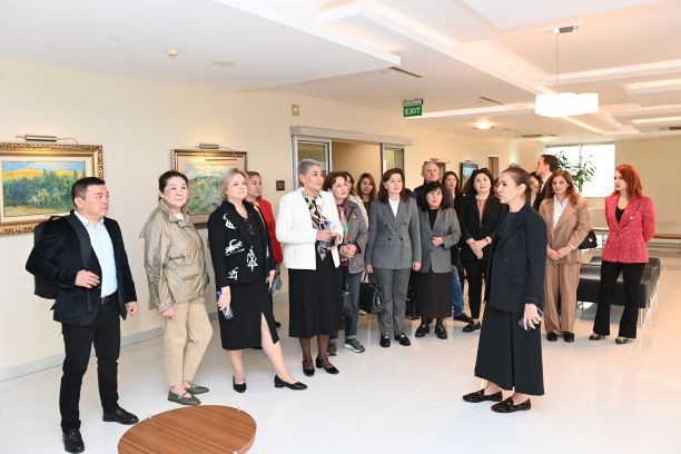 "Xalq Bank" "Eurasian Bank" və "Uzpromstroybank" nümayəndə heyətlərini qəbul edib (FOTOLAR)